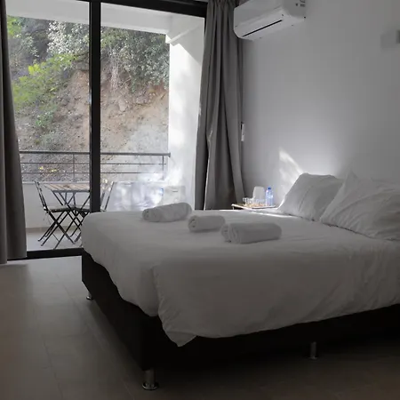 Rifugio Retreat Κακοπετριά