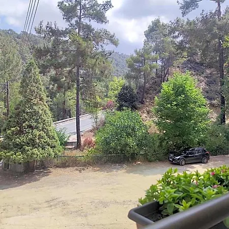 Rifugio Retreat Πανδοχείο Κακοπετριά