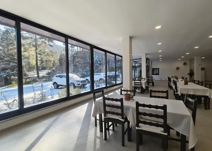 Rifugio Retreat Estalagem